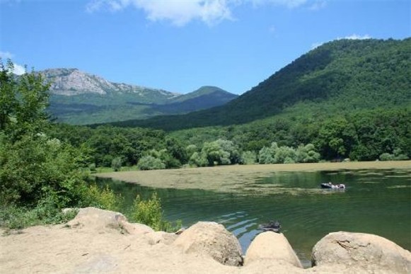 Image - A mountain lake in the Crimean Mountains.