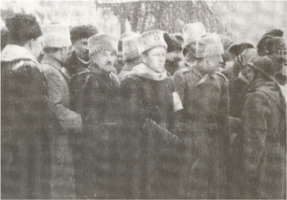 Image - Semen Petliura and Yevhen Konovalets at the military parade in honor of the Directory of the UNR (17 December 1918).