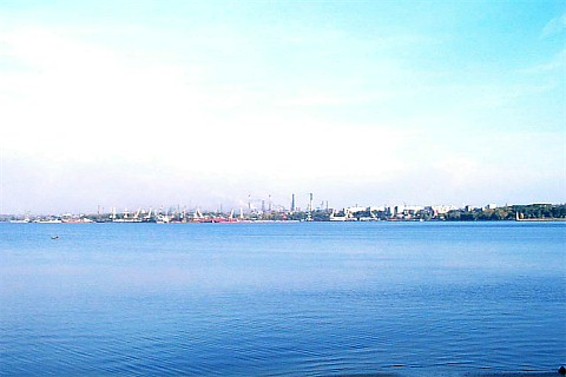 Image -- The Dnipro River in Zaporizhia.