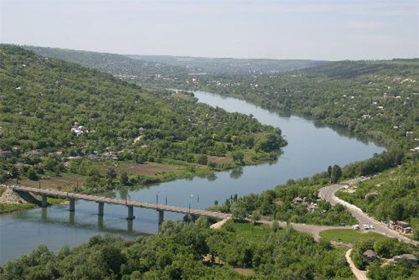 Image -- The Dnister river in Mohyliv-Podilskyi.