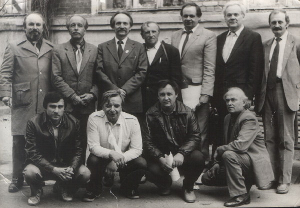 Image - Viacheslav Chornovil with members of the Donetsk branch of Ukrainian Helsinki Association (1989).
