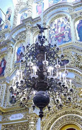 Image - Chandelier and iconostasis in the Dormition Cathedral of Kyivan Cave Monastery.
