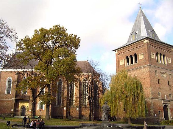 Image -- Drohobych: Saint Bartholomew Roman Catholic Church (15th century).