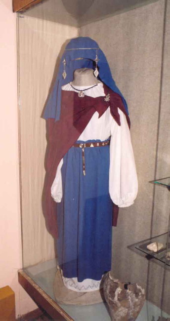 Image -- Early Slavic female dress (6th-7th century).