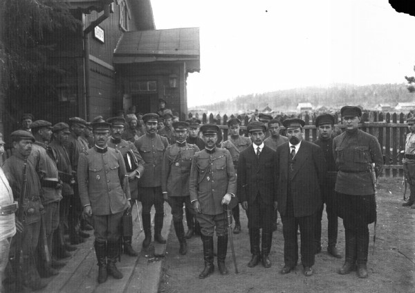 Image -- Members of the government of the Far Eastern Republic with a Japanese military delegation.