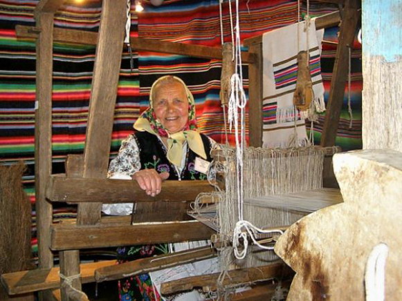 Image - A folk weaving loom.