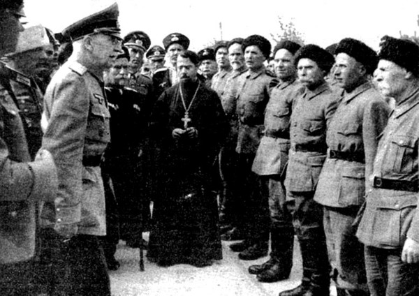 Image -- German officer with the Russian Liberation Army (ROA) soldiers and Orthodox priests.