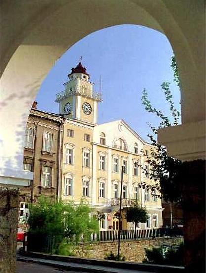 Image -- Gorlice: town hall.