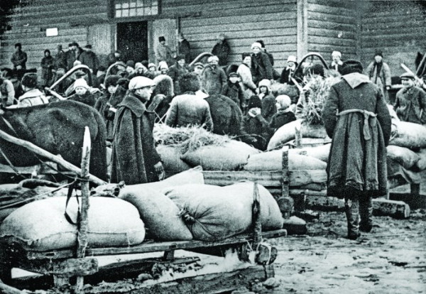 Image - Grain requisition in the Baryshivka district, Kyiv region (1930).