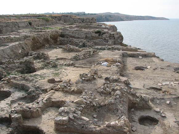 Image -- The excavated ruins of the Bosporan city of Hermonassa and later Kyivan Rus city of Tmutorokan (now Taman village, Krasnodar krai).