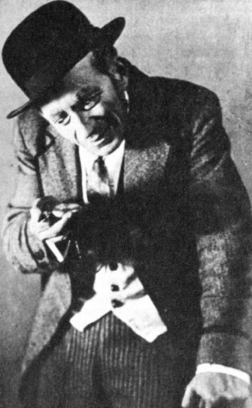 Image -- Yosyp Hirniak in the Berezil performance M. Kulishs Maklena Grasa (1933).