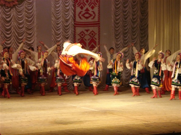 Image - Hopak dancers