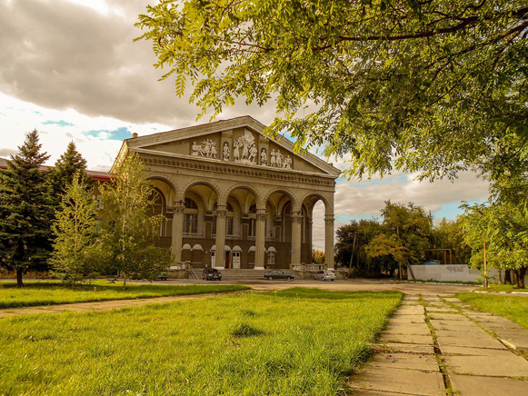 Image -- Palace of Culture in Horlivka.