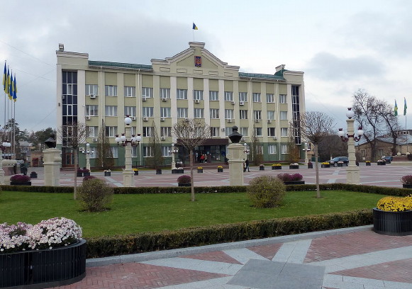 Image -- Irpin, Kyiv oblast: city hall.