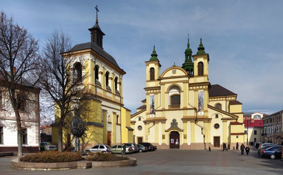 Image -- Saint Mary's Church (now museum of art) in Ivano-Frankivsk.