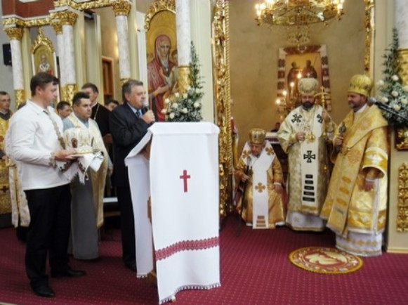 Image - A celebratory liturgy in the Ivano-Frankivsk archeparchy.