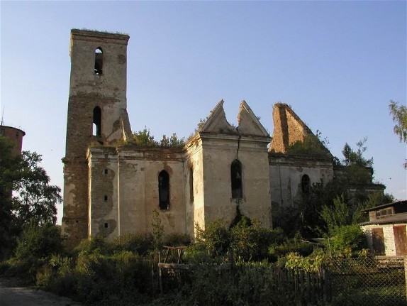 Image - Ruins of St. John the Baptist Roman Catholic Church in Iziaslav. 