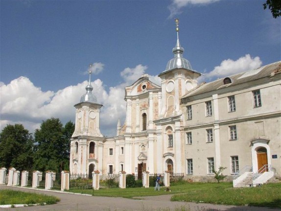Image -- Saint Joseph's Roman Catholic Church in Iziaslav.