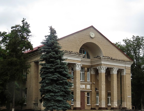 Kakhovka, Kherson oblast: Palace of Culture. Image - Kakhovka, Kherson oblast: Palace of Culture.