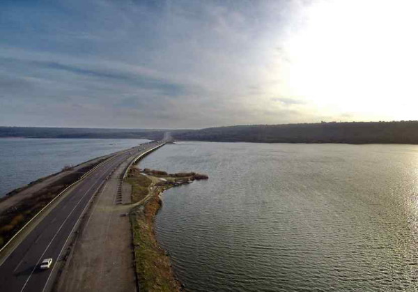 Image - A bridge over the Khadzhybei Estuary near Odesa.