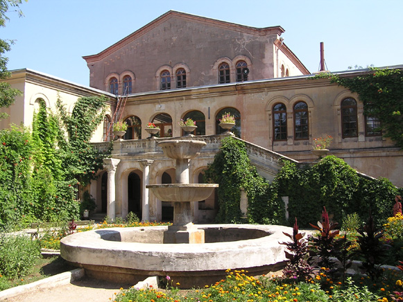 Image -- A Greek palace in from of the Khersones Tavriiskyi National Preserve museum.