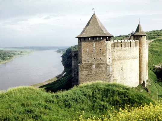 Image - Khotyn castle: view from the south.