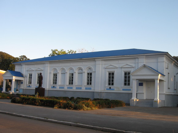 Image - Korets public library.