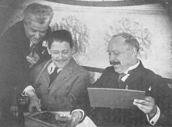 Image - Oleksander Koshyts with Mexican composers M. de Pons and Ledro de Tejada in Mexico City, 1922.