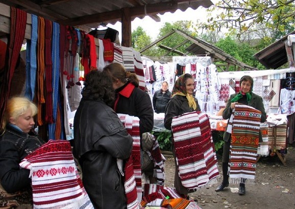 Image -- Kosiv: Hutsul crafts market.
