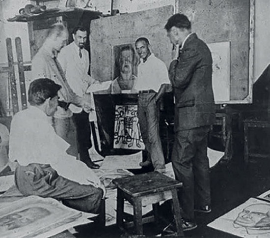 Image - M. Kozyk, O. Bohomazov, L. Kramarenko, I. Vrona, and M. Boichuk at the Kyiv State Art Institute (late 1920s).