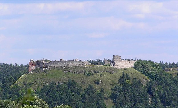 Image -- Ruins of the Kremianets castle (13th-17th centuries).