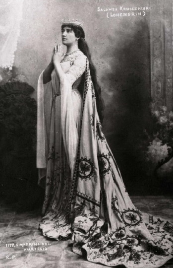 Image -- Solomiia Krushelnytska in Richard Wagner's Longherin.