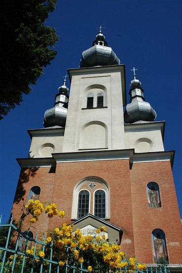 Image -- The former Ukrainian Catholic Church of SS Peter and Paul in Krynytsia (Krynica-Zdroj). Today a Roman Catholic Church.