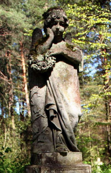 Image - Hryhorii Kuznevych: a statue of an angel in the Stare Brusno cemetary.