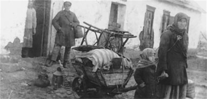 Image -- The deportation of a kulak (kurkul) family form Ukraine.