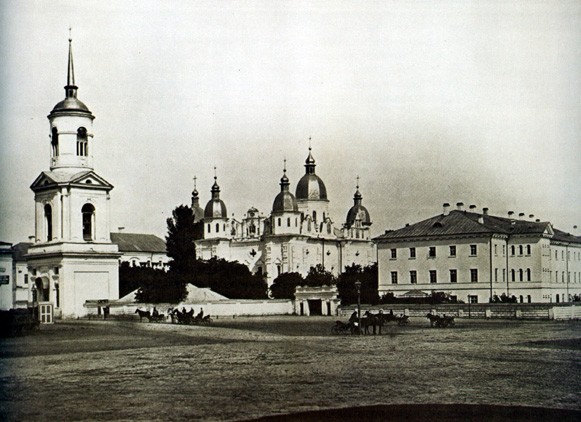 Image - The Epiphany Church with its bell tower of the Kyiv Epiphany Brotherhood Monastery (1900s).