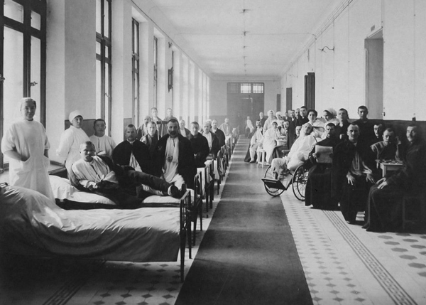 Image -- Kyiv Military Hospital (ca 1915).