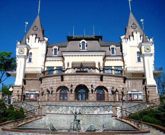 Image -- Kyiv Puppet Theater (current building).