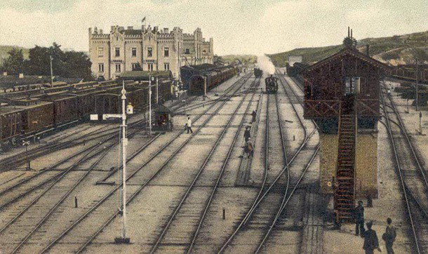 Image -- Kyiv railway station (1890s).