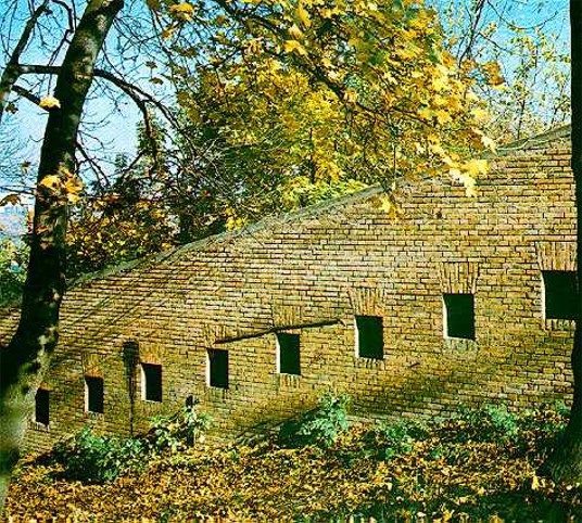 Image - Fortifications wall of the Kyivan Cave Fortress.