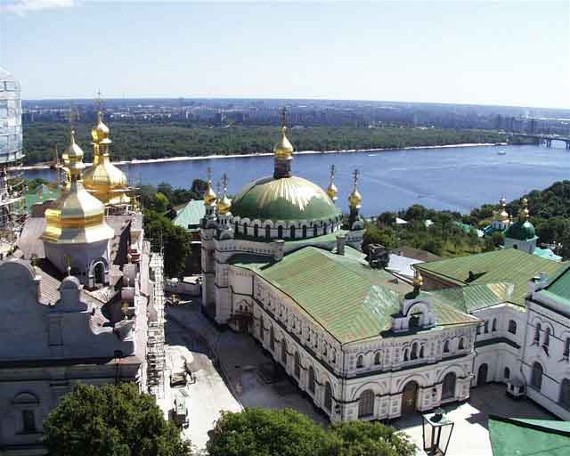 Image -- Kyivan Cave Monastery's Refectory Church (aerial view).