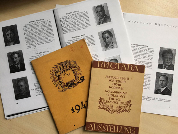 Image - Exhibition catalogues of the Labor Association of Ukrainian Pictorial Artists.