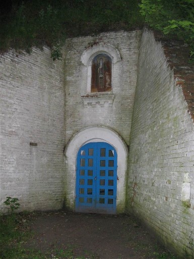 Image - Liubech: Saint Anthony's Cave (entrance).