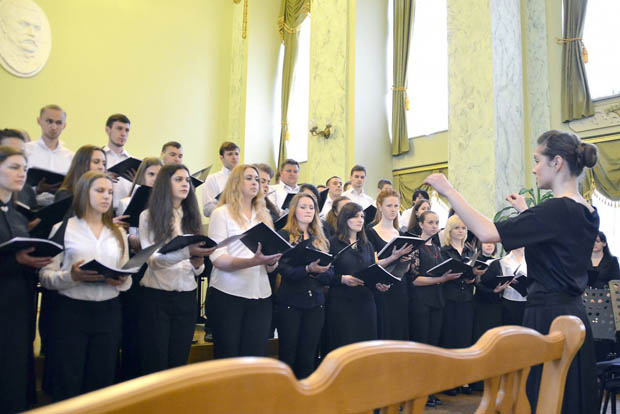 Image - A student choir at the Lviv National Music Academy.