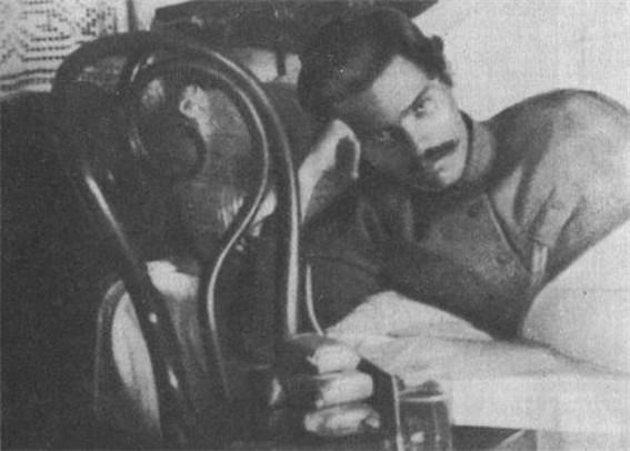 Image -- Nestor Makhno (1919 photo).