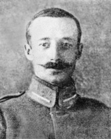 Image -- Viktor Malets (1910s photo)