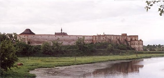 Image -- View of the Medzhybizh castle.