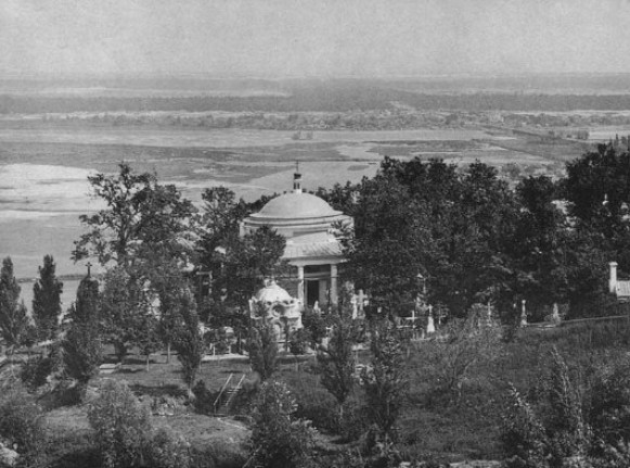 Image -- Rotunda church at Askoldova Mohyla (designed by Andrei Melensky, 1810).