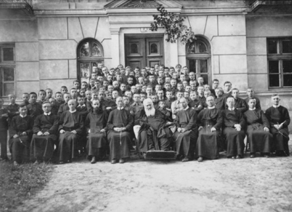 Image - Metropolitan Andrei Sheptytsky with the Redemptorist Fathers.