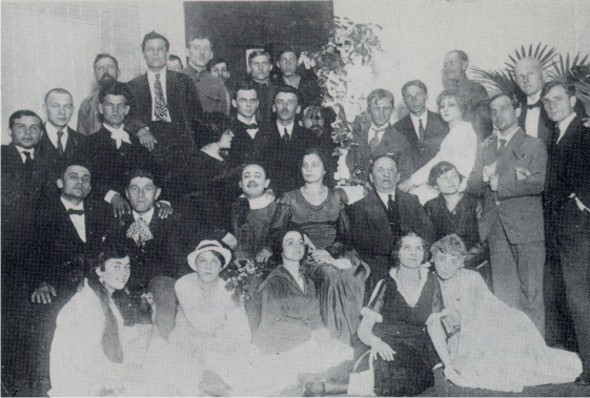 Image - Molodyi Teatr actors and technical staff after the end of its first season 1917-1918. 